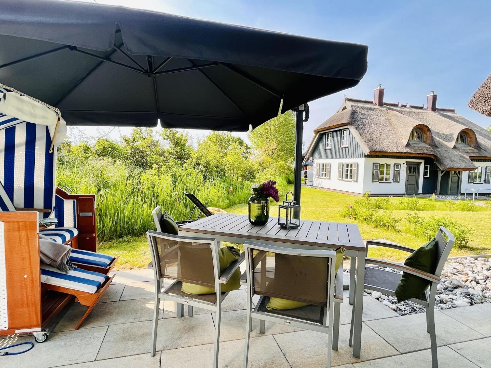 Ferienhaus Strandflieder 05 Feriendorf Klein Stresow Ruegen By Ruyastay Putbus Esterno foto